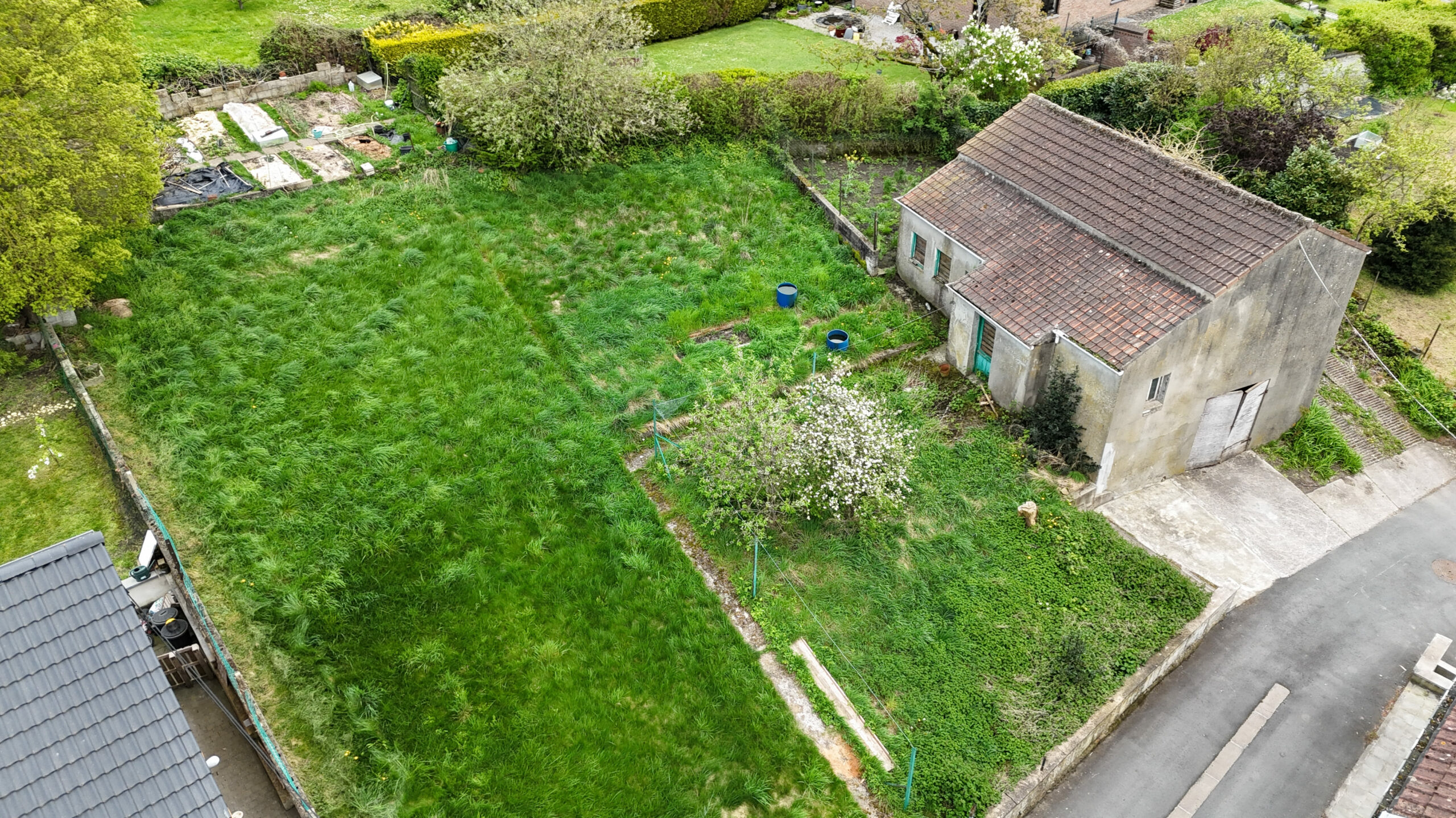 Très beau terrain idéalement situé dans une voie sans issue